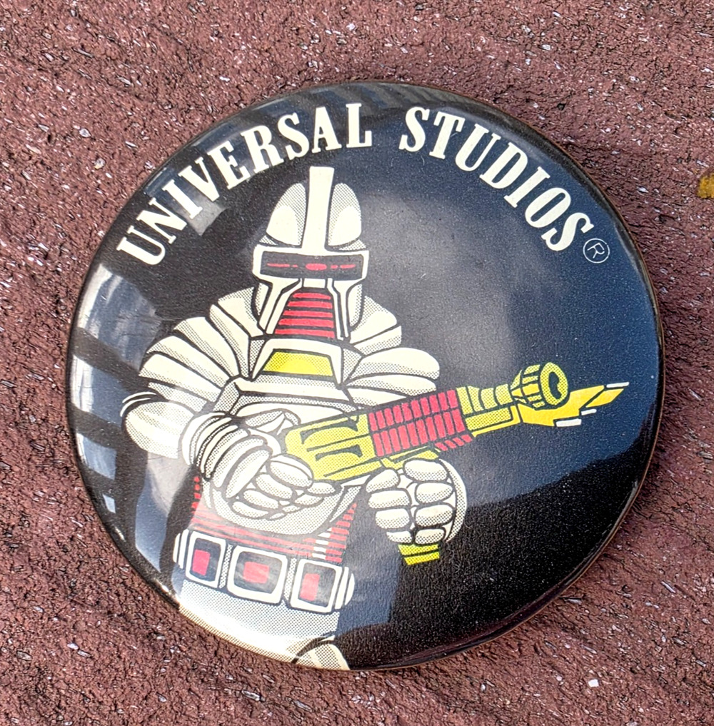 Universal City Studio's 1984 Cylon Battle of Galactica Pin Back Button 2 1/8"